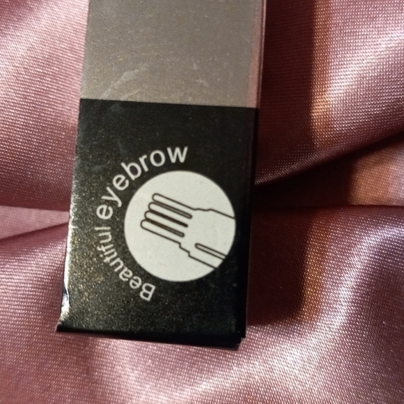 Makeup: Bundle of 3 Goodies...SEALED! - Picture 5 of 11